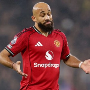 卡里克的曼联遭纽卡逆转首败，姆贝莫全场梦游成罪人